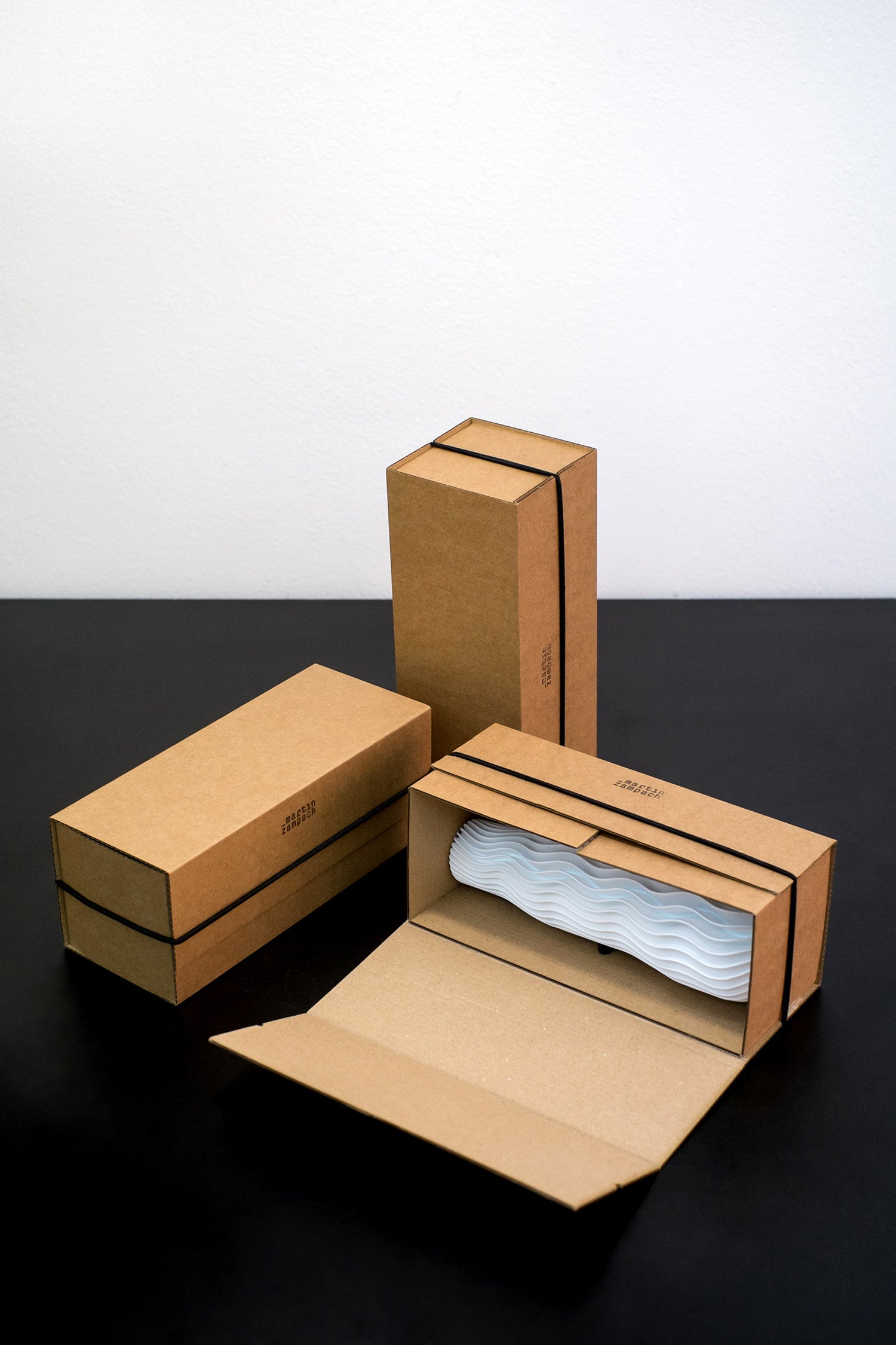 Spiral Two - Exclusive by Martin Žampach | Vase - weiß - Realbild mit Verpackung