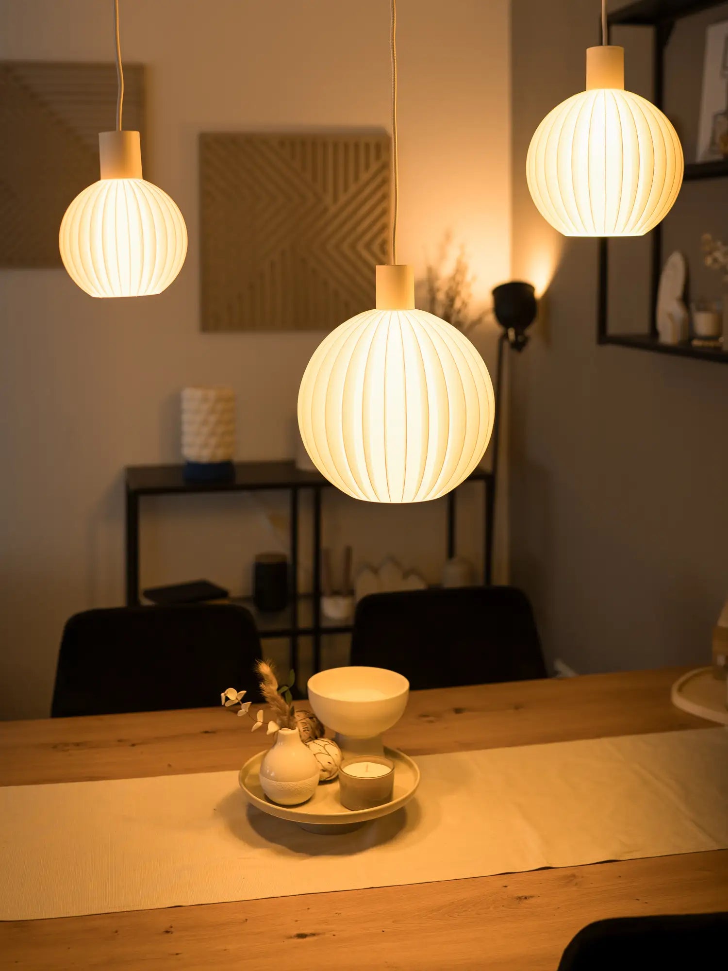 Ball Straight – Leuchtenschirm by Martin Žampach