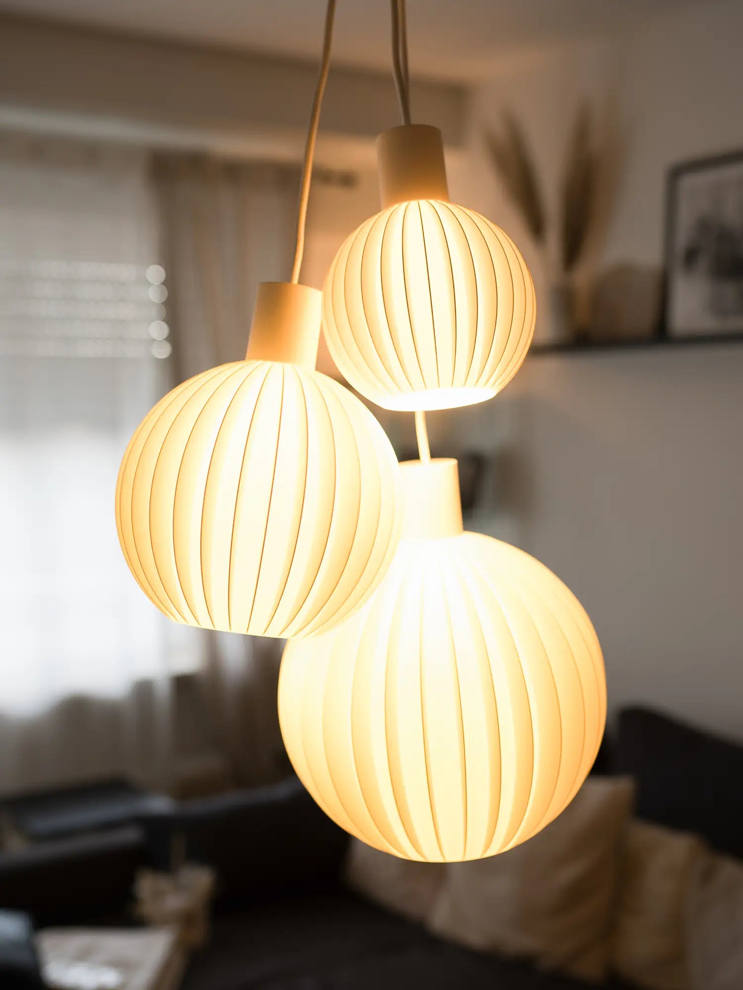 Ball Straight – Leuchtenschirm by Martin Žampach