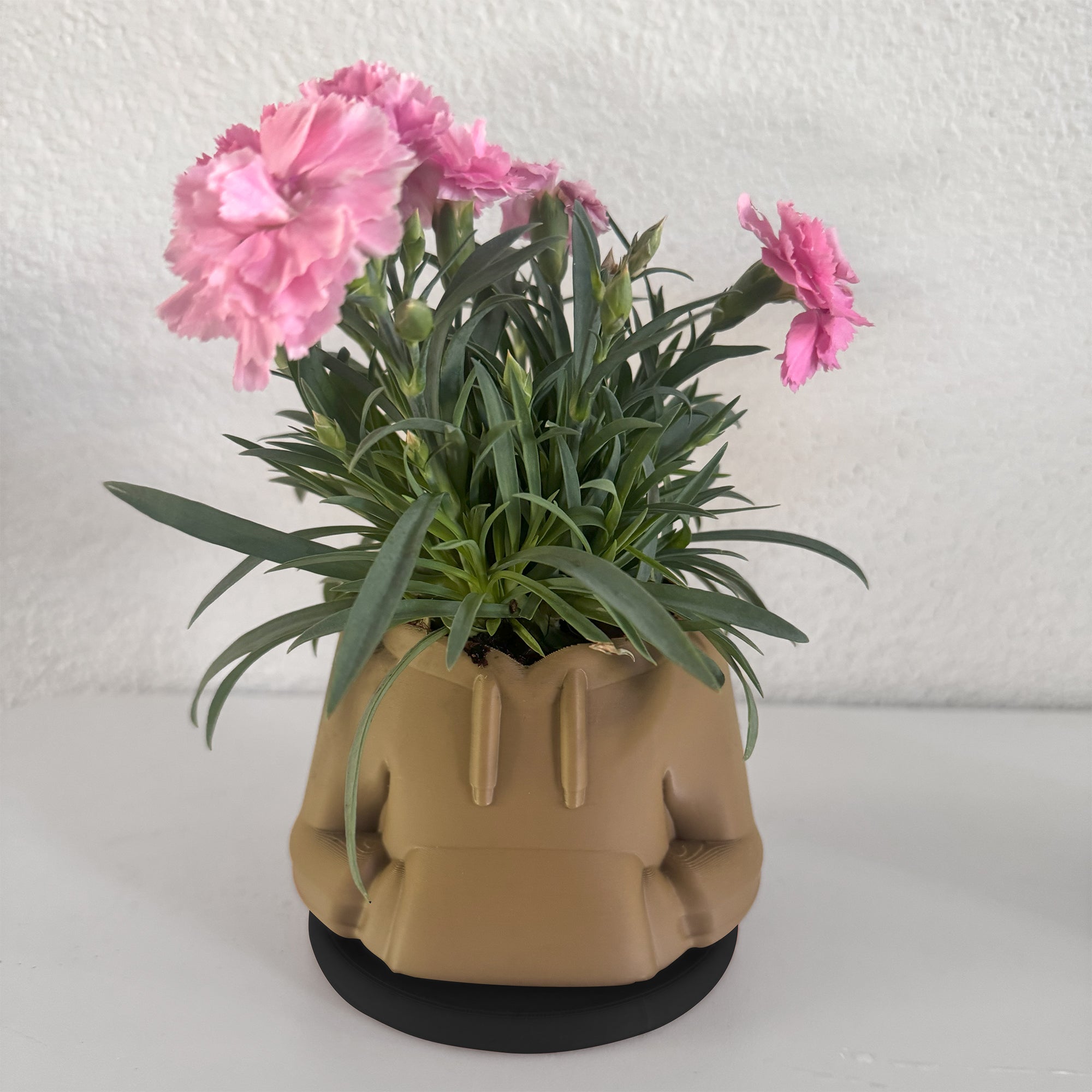 Flora Fashion – Blumentopf im Hoodie-Stil mit Unterteller