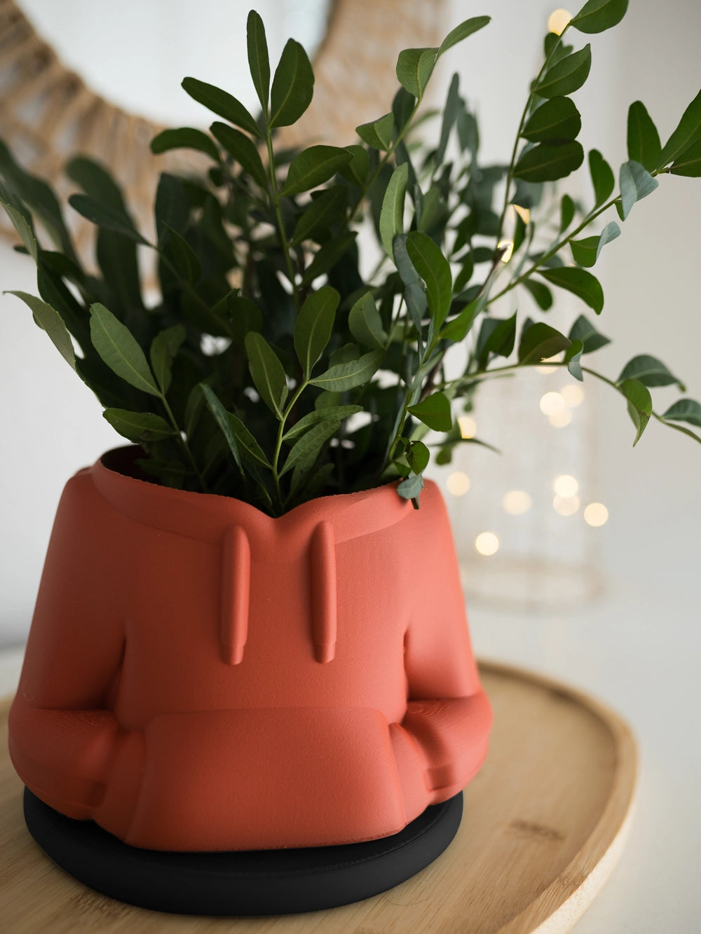 Flora Fashion – Blumentopf im Hoodie-Stil mit Unterteller