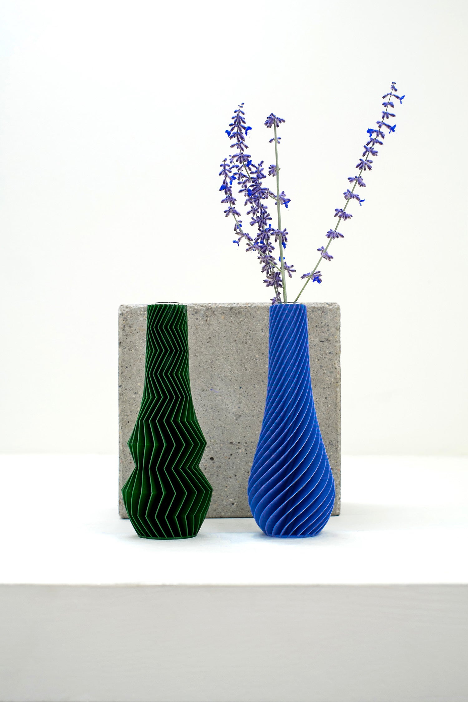 Spiral Two - Exclusive by Martin Žampach | Vase - blau - Realbild