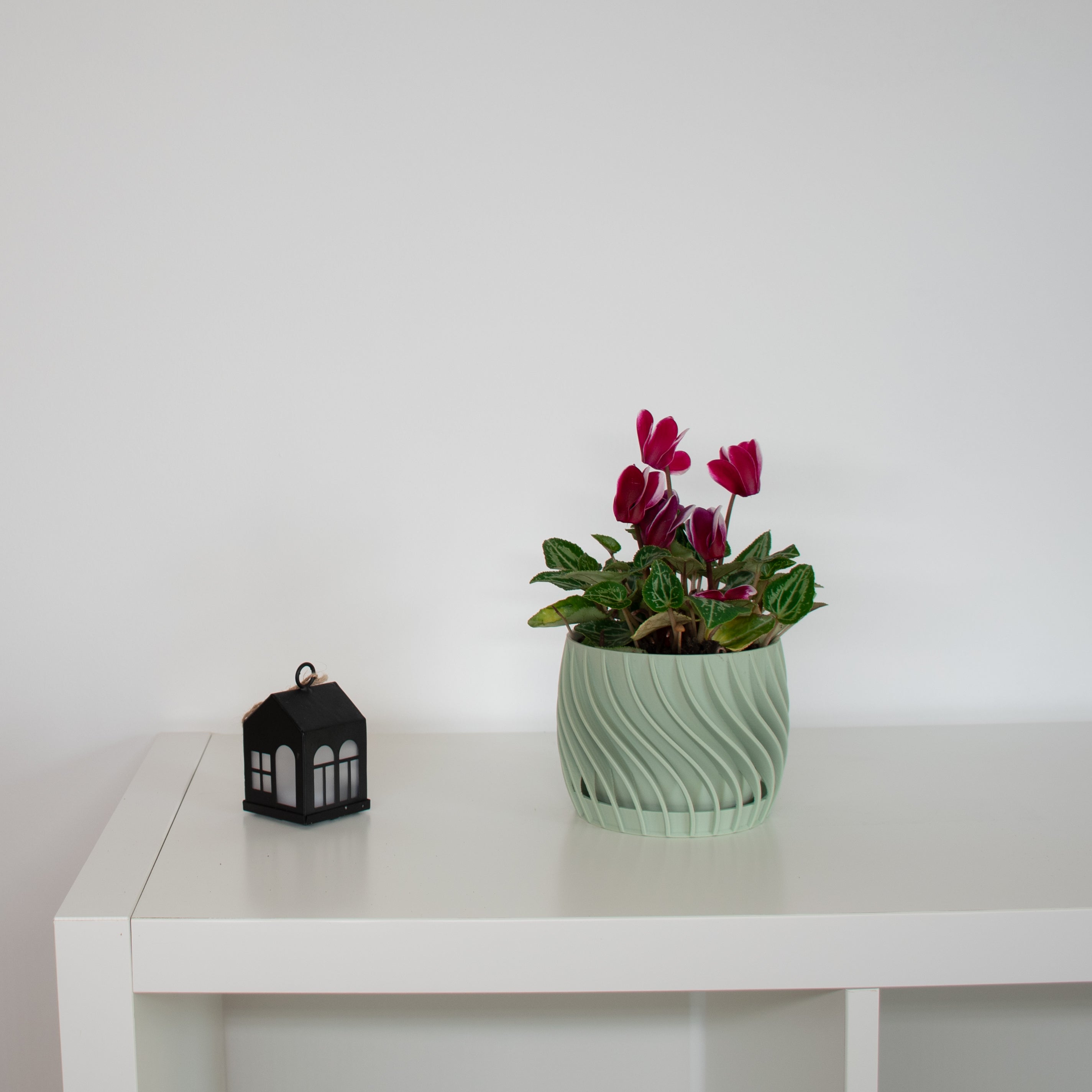 The Plant Pot - Blumentopf mit integriertem Unterteller - Ø12cm - mintgrün