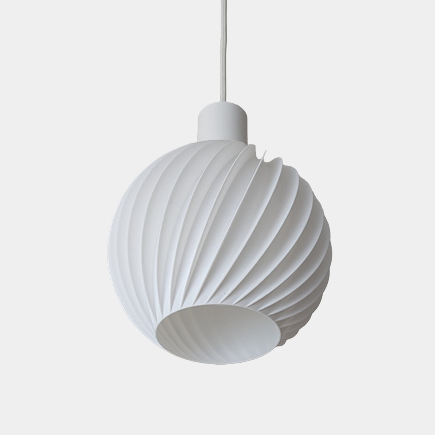 Ball Twist – Leuchtenschirm by Martin Žampach